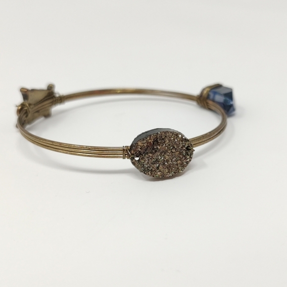 Boho Set of 3 Gold Bronze Tone Bangle Bracelets Wire Wrap Charms Feathers Owls - Picture 10 of 13